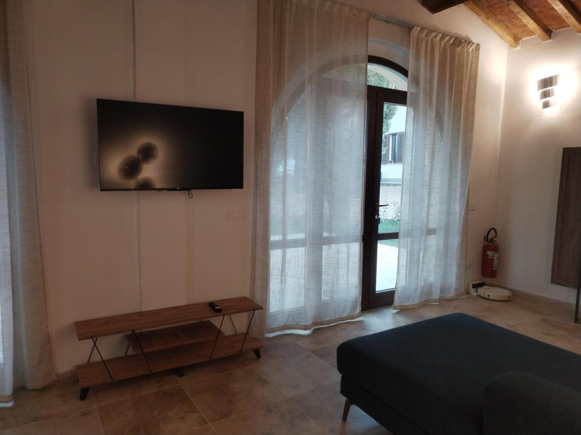 Agriturismo Poggio Rotondo ซานจีมิญญาโน ภายนอก รูปภาพ